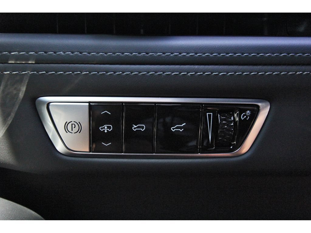 New 2026 Cadillac Escalade IQ Sport 2 w/ LPO, ONYX Package AWD/4WD image 15