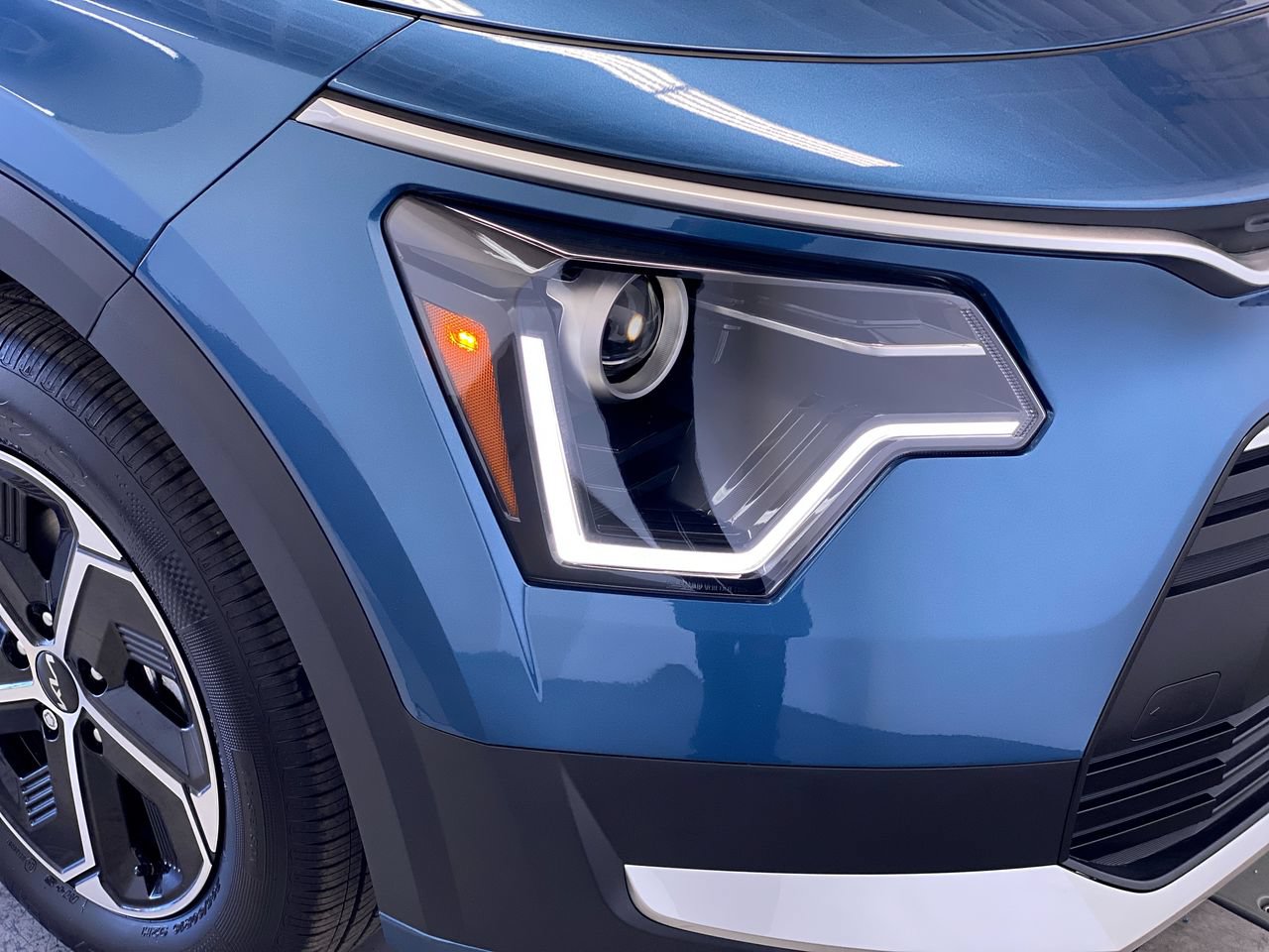 New 2026 Kia Niro EX FWD image 11