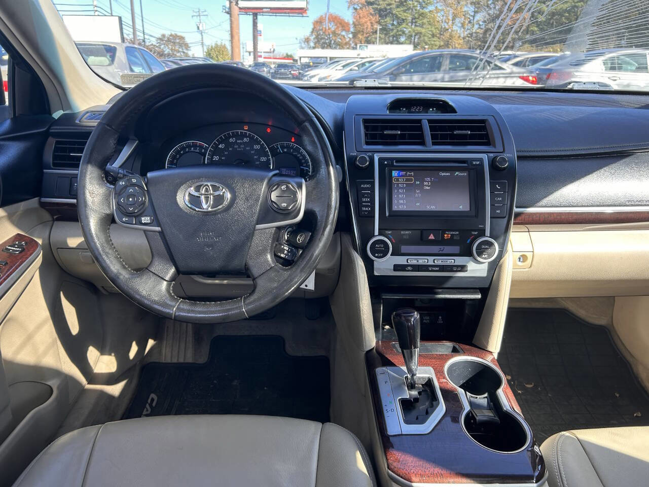 Used 2012 Toyota Camry XLE image 16