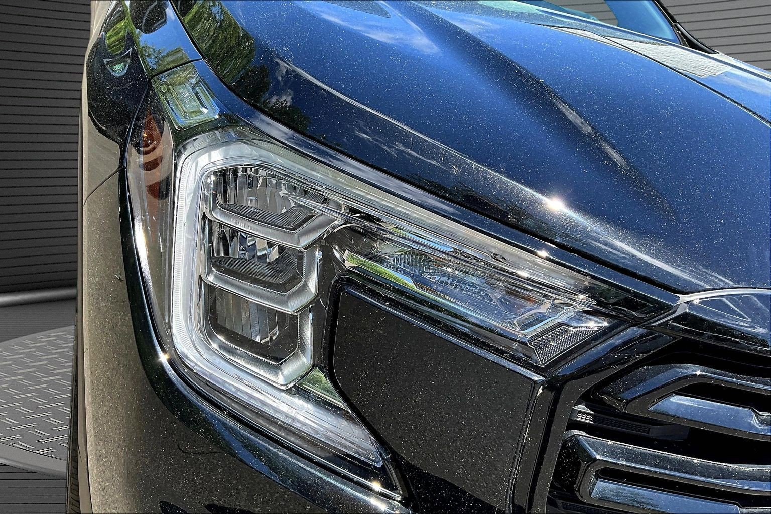 Used 2024 GMC Terrain SLE w/ Driver Convenience Package AWD/4WD image 23