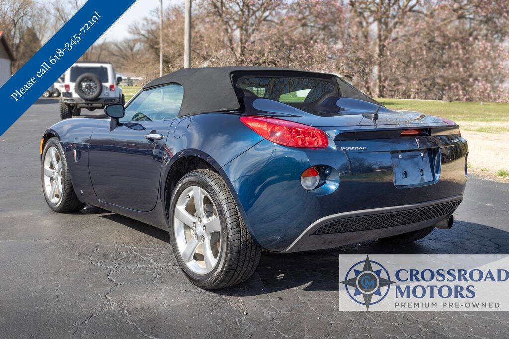 Used 2008 Pontiac Solstice Convertible w/ Premium Package image 2