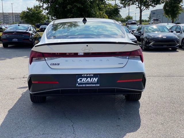 New 2025 Hyundai Elantra SEL image 7