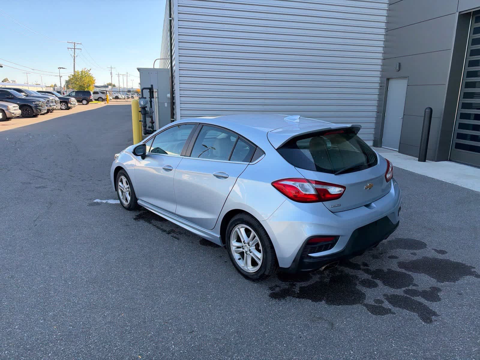 Used 2017 Chevrolet Cruze LT w/ Sun And Sound Package FWD image 3