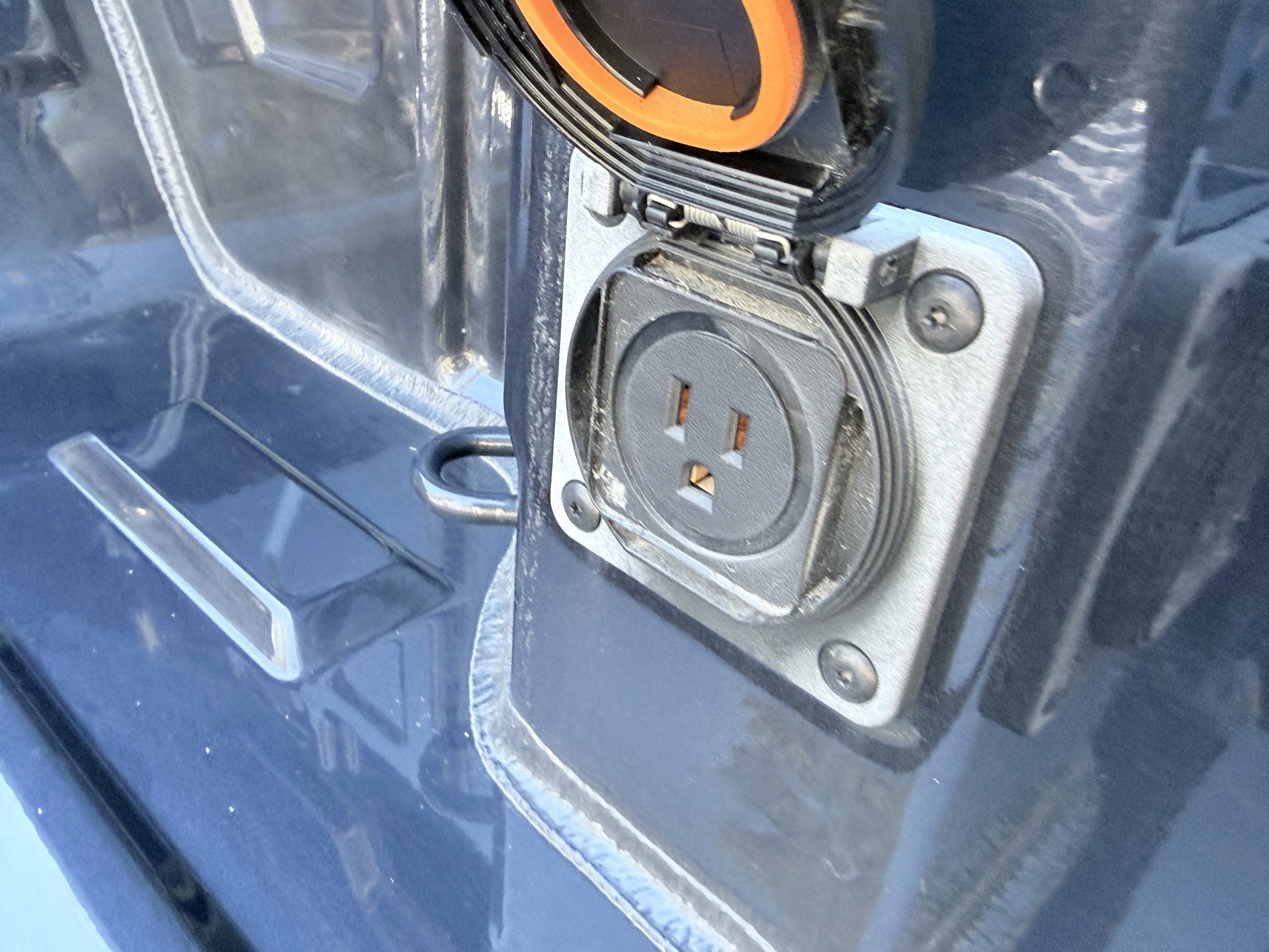 Used 2025 GMC Sierra 1500 SLT image 9