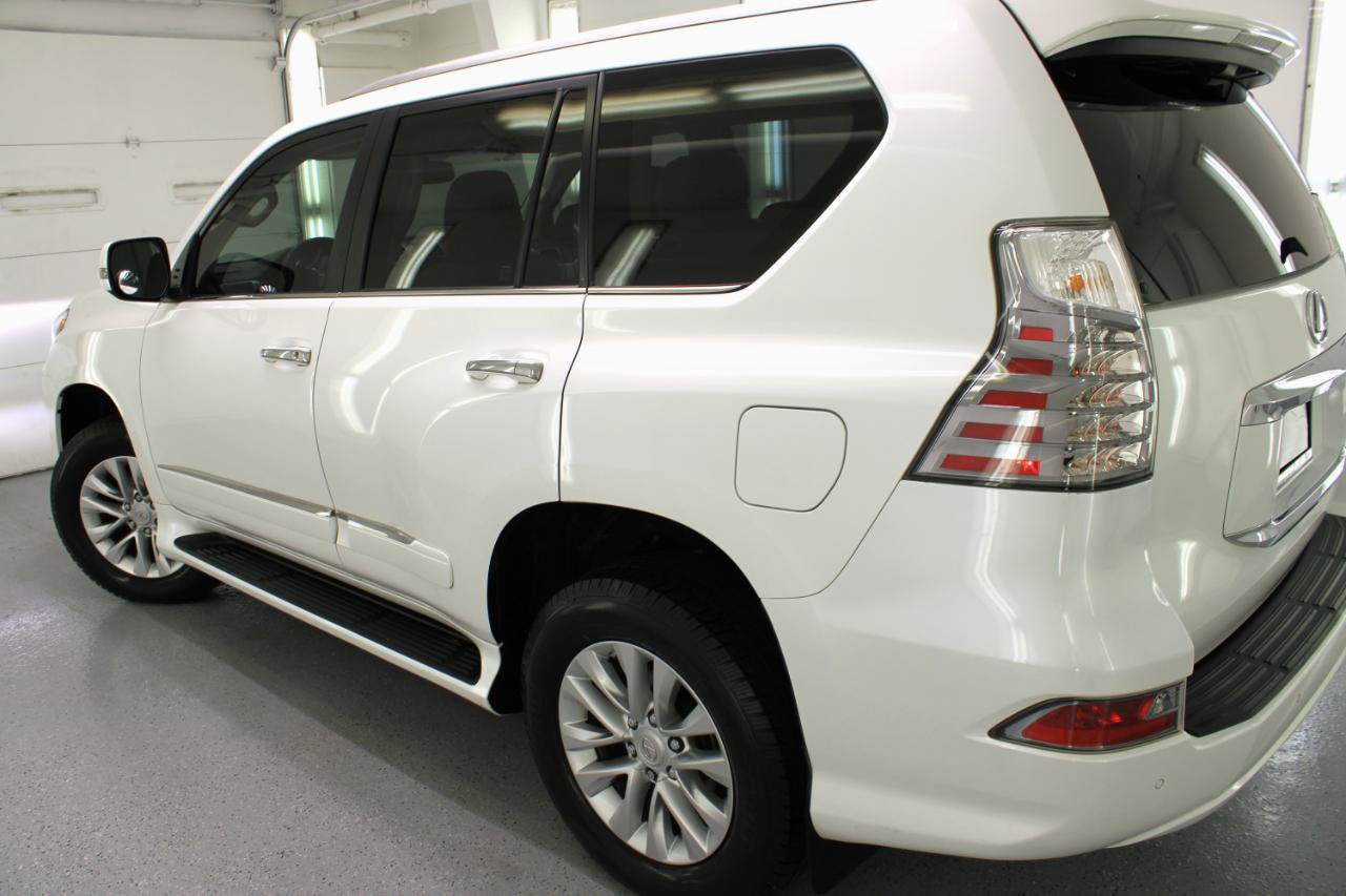 Used 2016 Lexus GX 460 w/ Premium Package AWD/4WD image 16