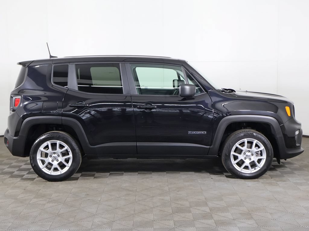 Used 2023 Jeep Renegade Latitude AWD/4WD image 17