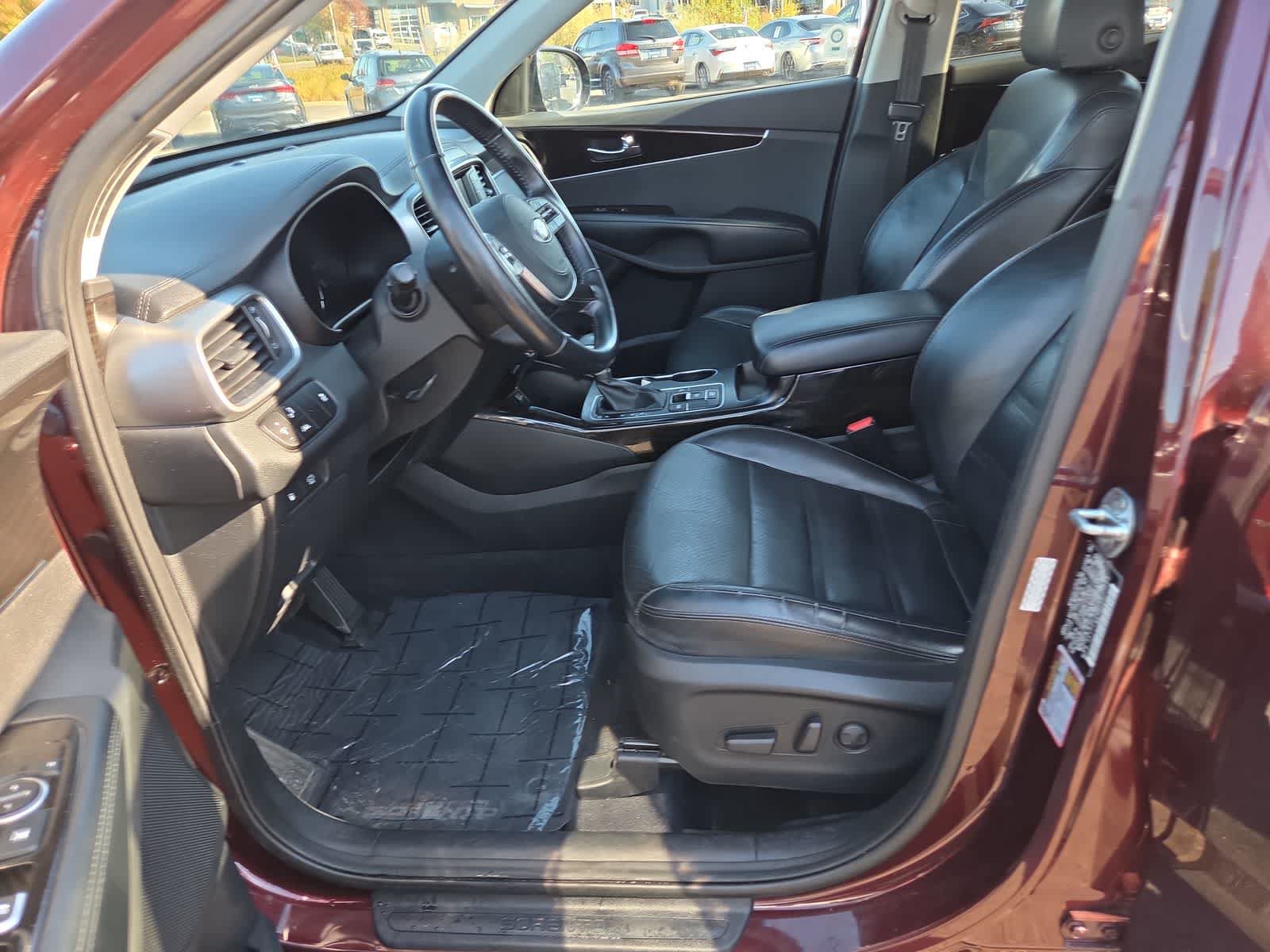 Used 2020 Kia Sorento EX FWD image 19