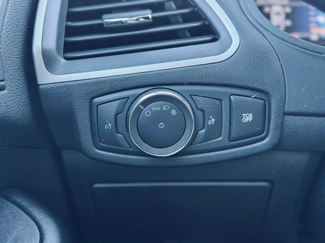 Used 2022 Ford Edge SE w/ Black Appearance Package image 28