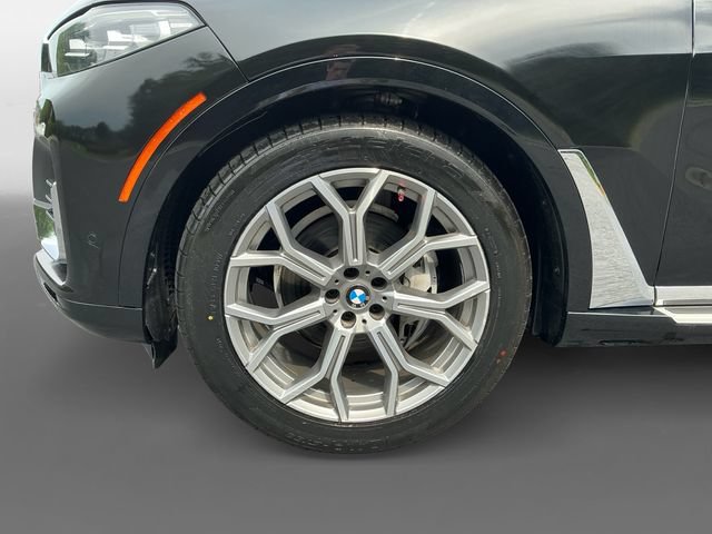 Used 2021 BMW X7 xDrive40i w/ Parking Assistance Package AWD/4WD image 15