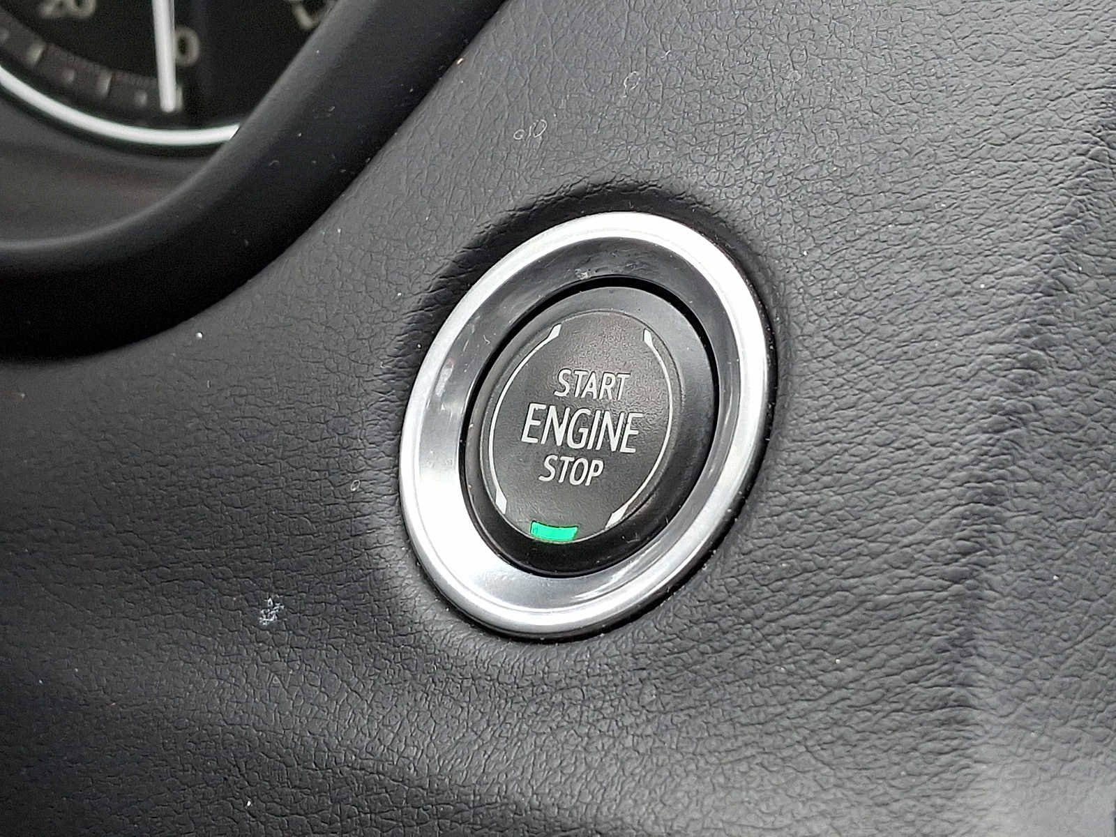 Certified 2023 Cadillac XT4 Luxury w/ Cold Weather Package image 33