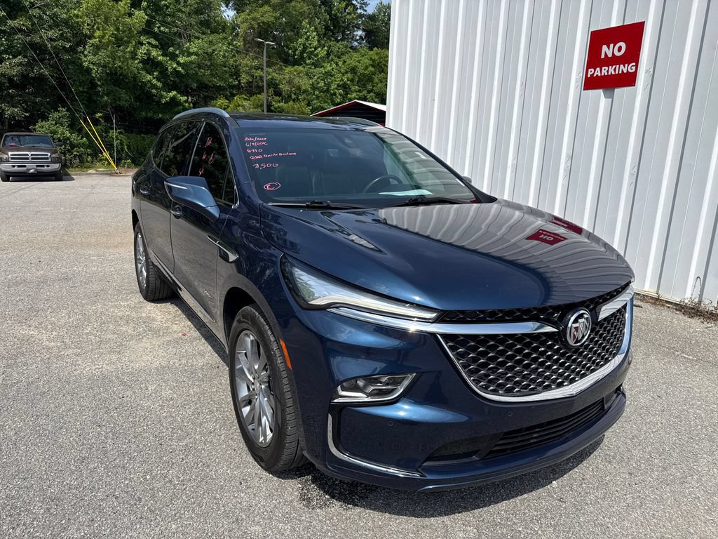 Used 2022 Buick Enclave Avenir w/ Avenir Technology Package FWD image 1