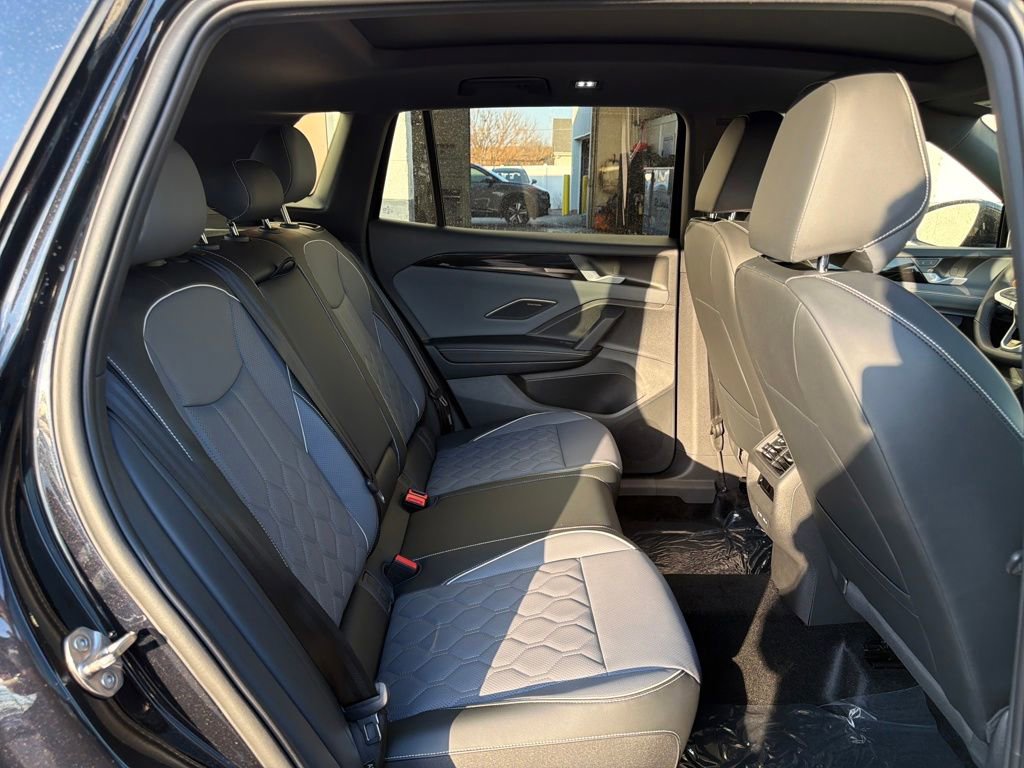 New 2026 Volkswagen Tiguan SEL R-Line image 33