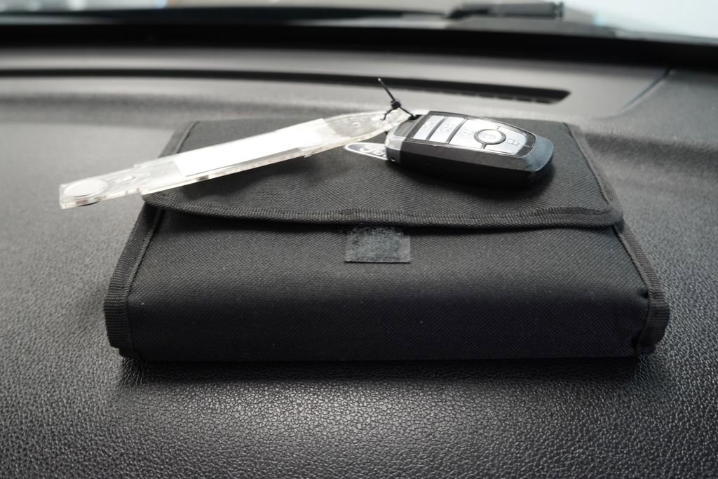 Used 2018 Ford Explorer Sport w/ Equipment Group 401A AWD/4WD image 40