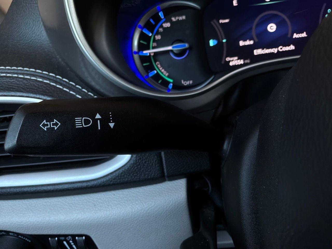 Used 2023 Chrysler Pacifica Touring-L FWD image 45