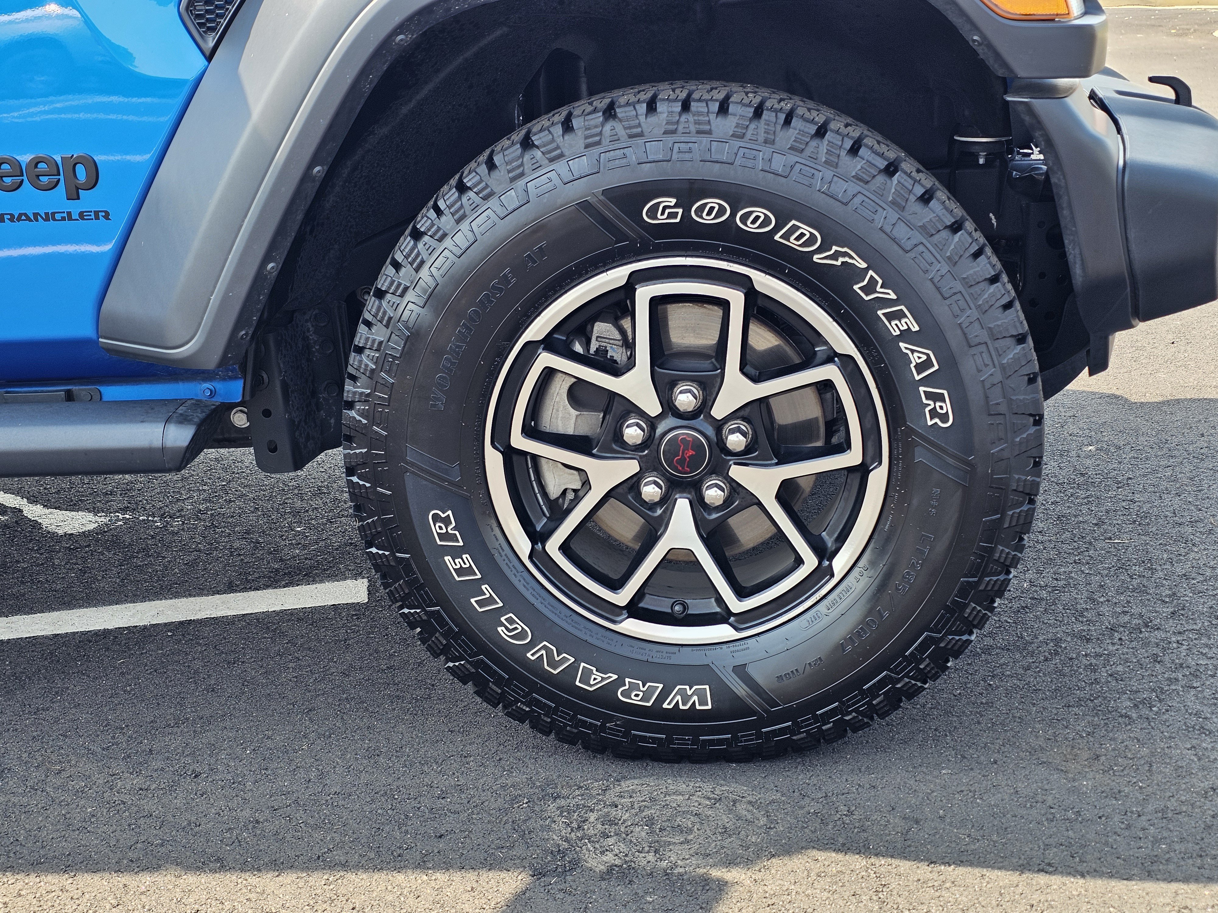 Used 2024 Jeep Wrangler Sport AWD/4WD image 7
