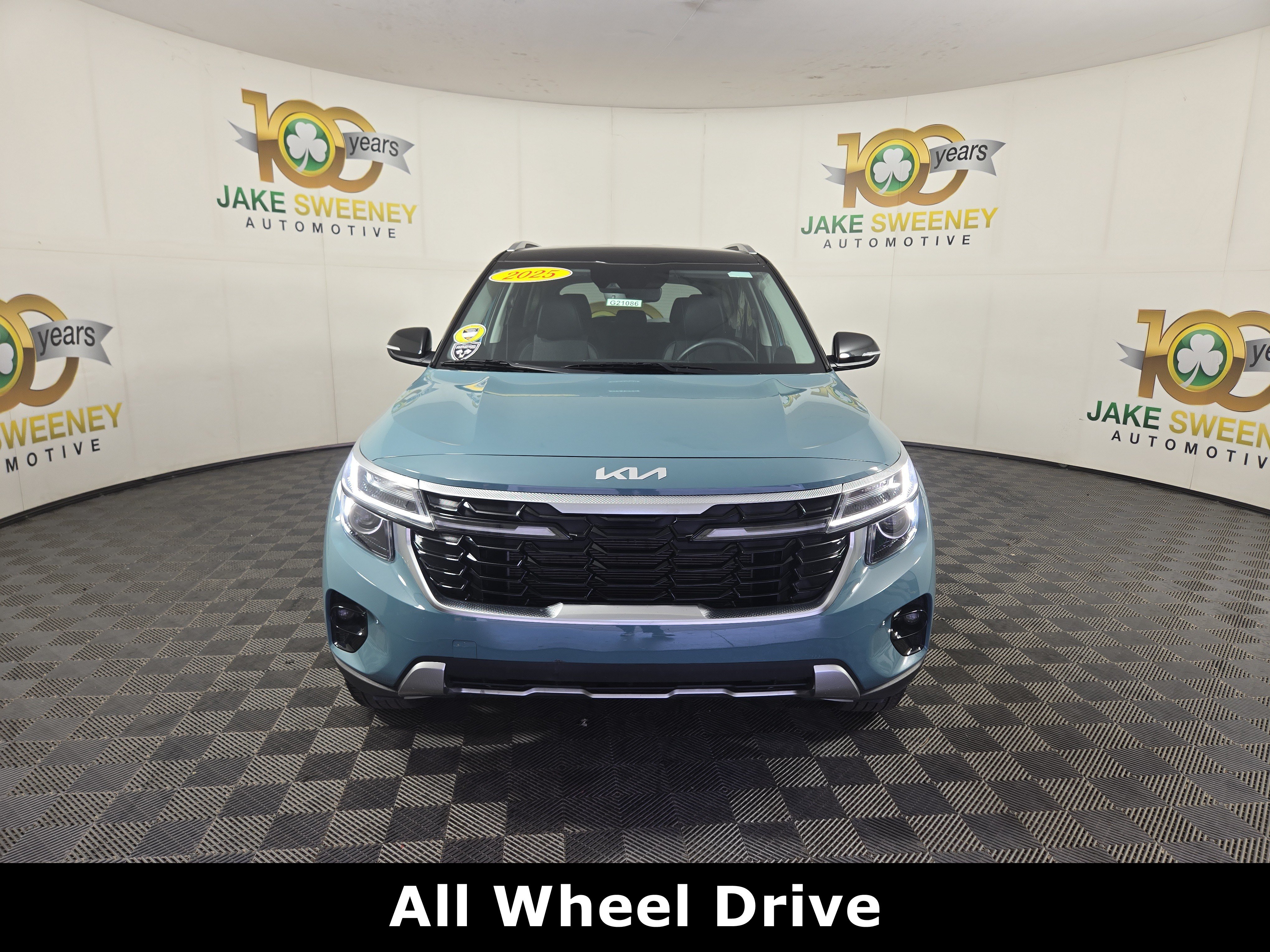 Used 2025 Kia Seltos S AWD/4WD image 2