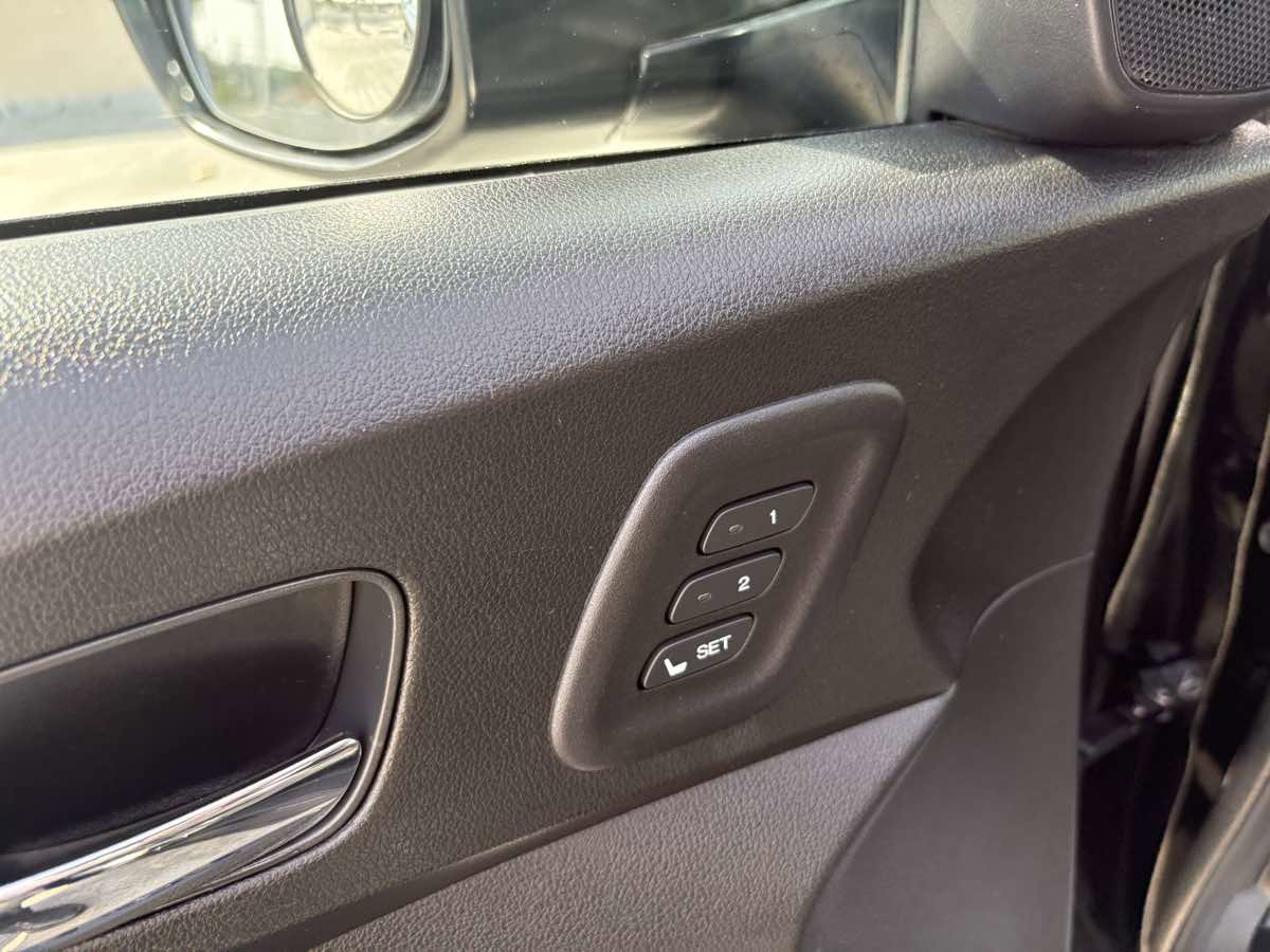 Used 2016 Honda CR-V Touring image 24