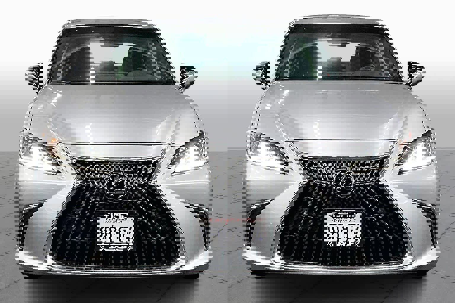 Used 2025 Lexus ES 300h w/ Premium Package image 3