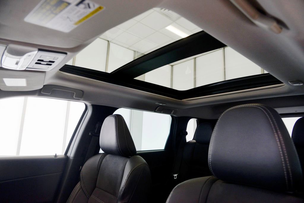 Used 2023 Mitsubishi Outlander SE image 28