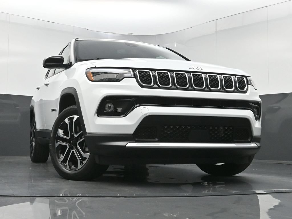 Used 2023 Jeep Compass Limited AWD/4WD image 28