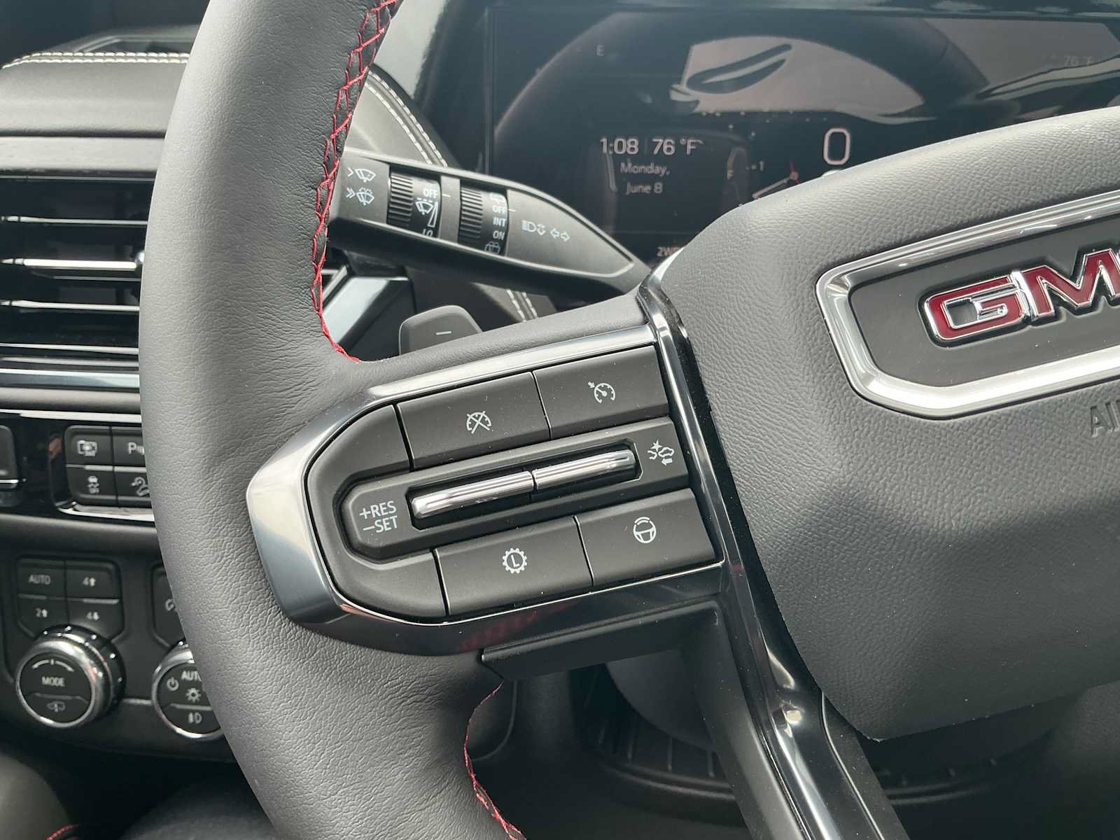 New 2026 GMC Yukon XL AT4 Ultimate AWD/4WD image 10
