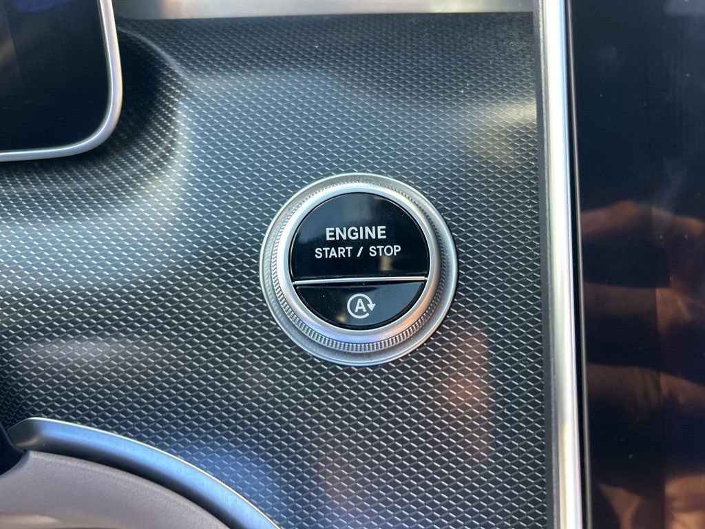 Used 2025 Mercedes-Benz C 300 Sedan image 44