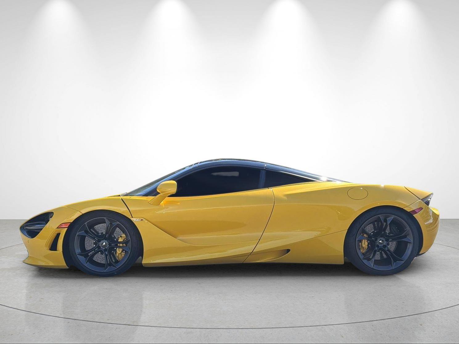 Used 2019 McLaren 720S RWD image 2