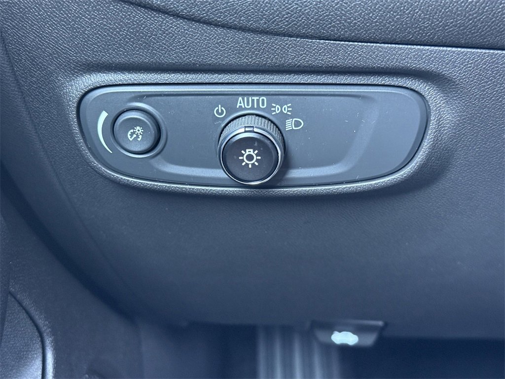 Used 2024 Chevrolet Equinox LT image 25