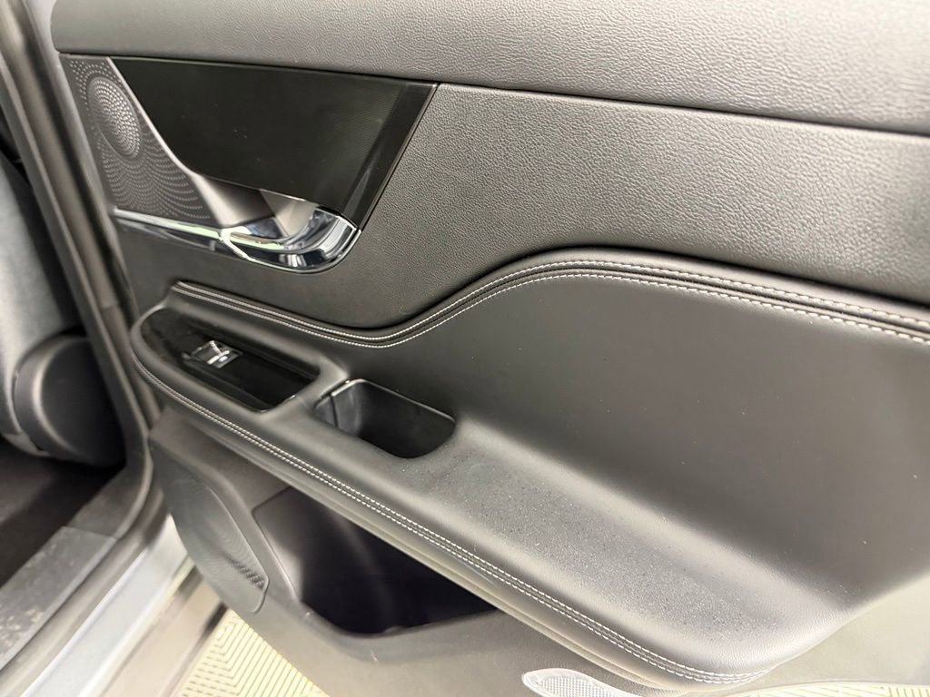 Used 2024 Lincoln Corsair Reserve w/ Equipment Group 201A image 30