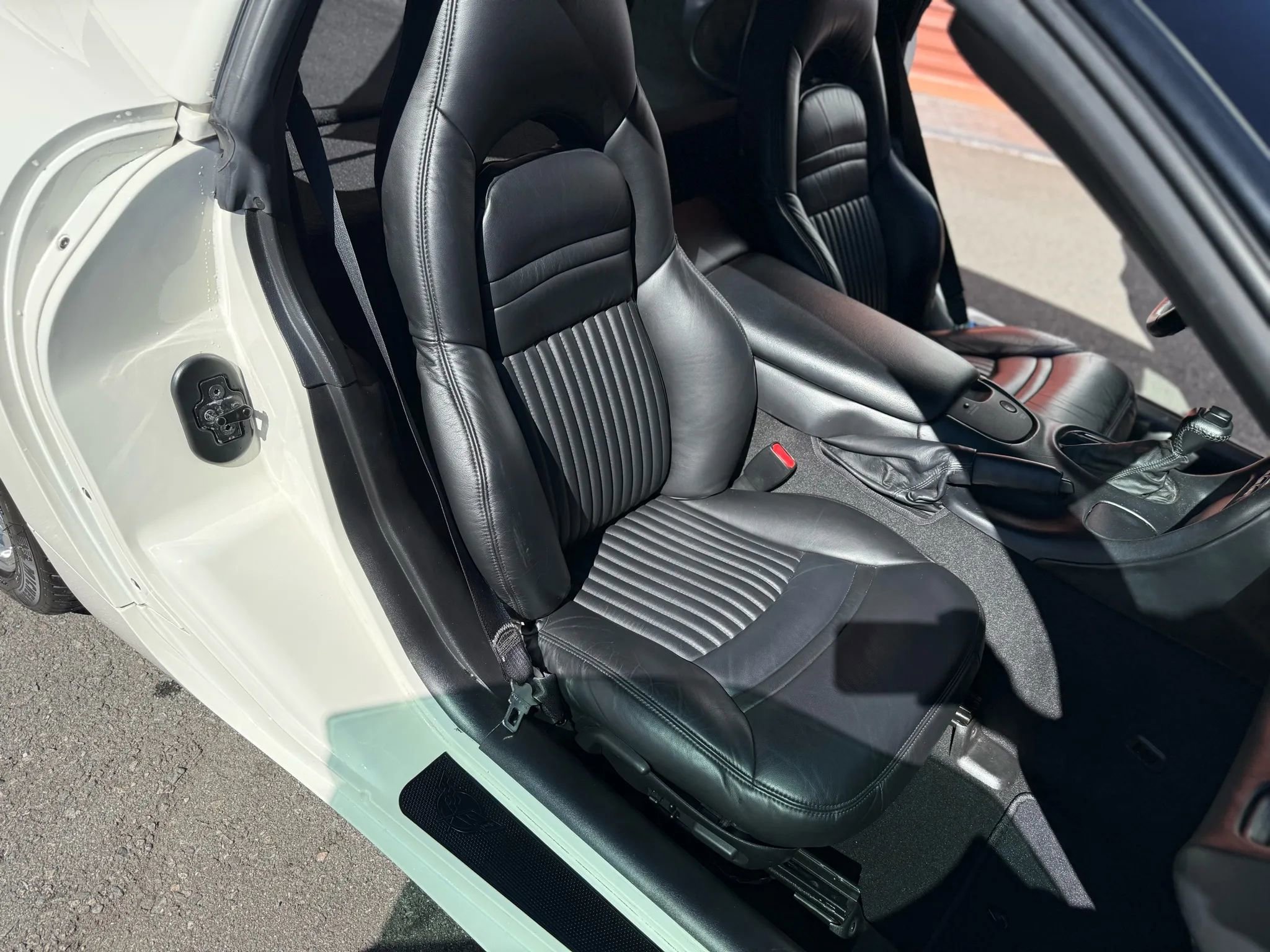 Used 2001 Chevrolet Corvette Coupe w/ Preferred Equipment Group2 image 21