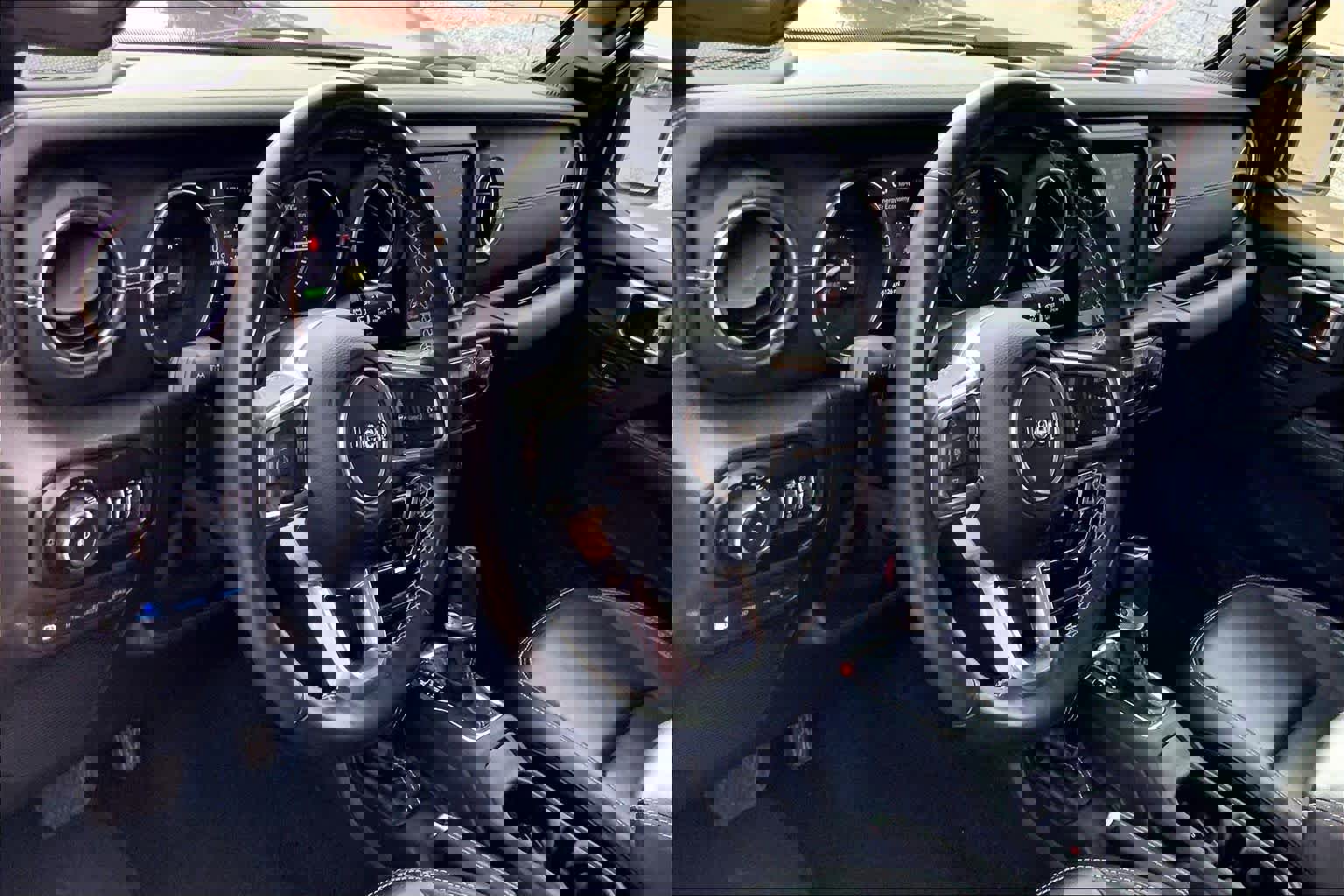 Used 2021 Jeep Wrangler Unlimited Sahara w/ Cold Weather Group image 16