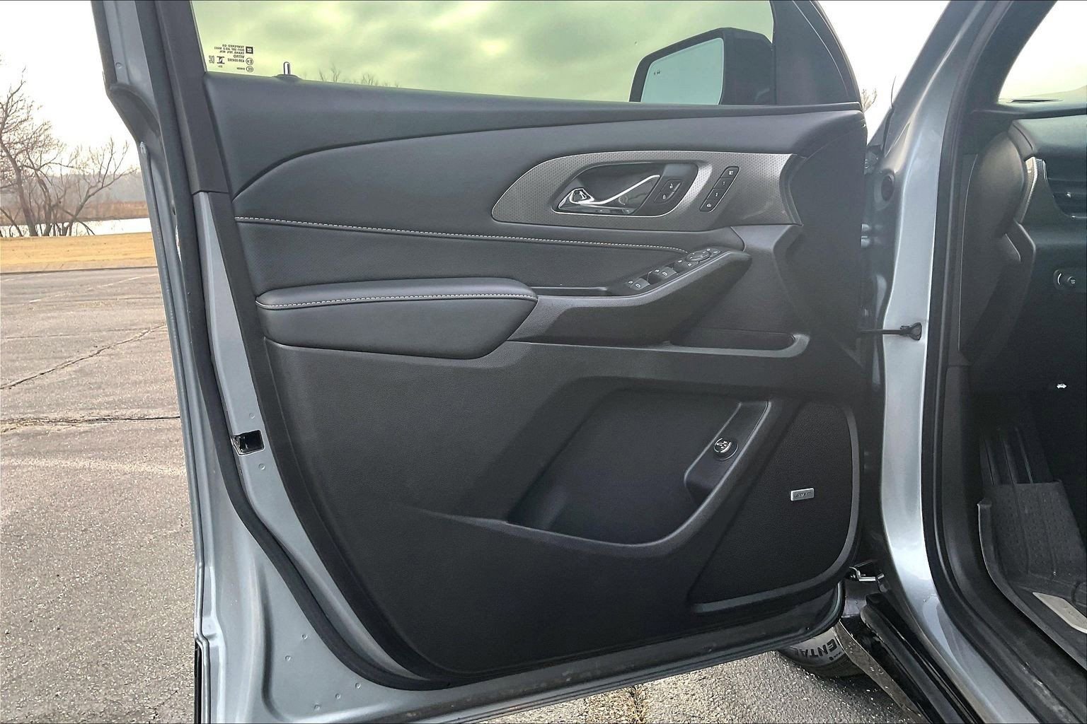 Used 2024 Chevrolet Traverse Premier w/ Redline Edition image 19