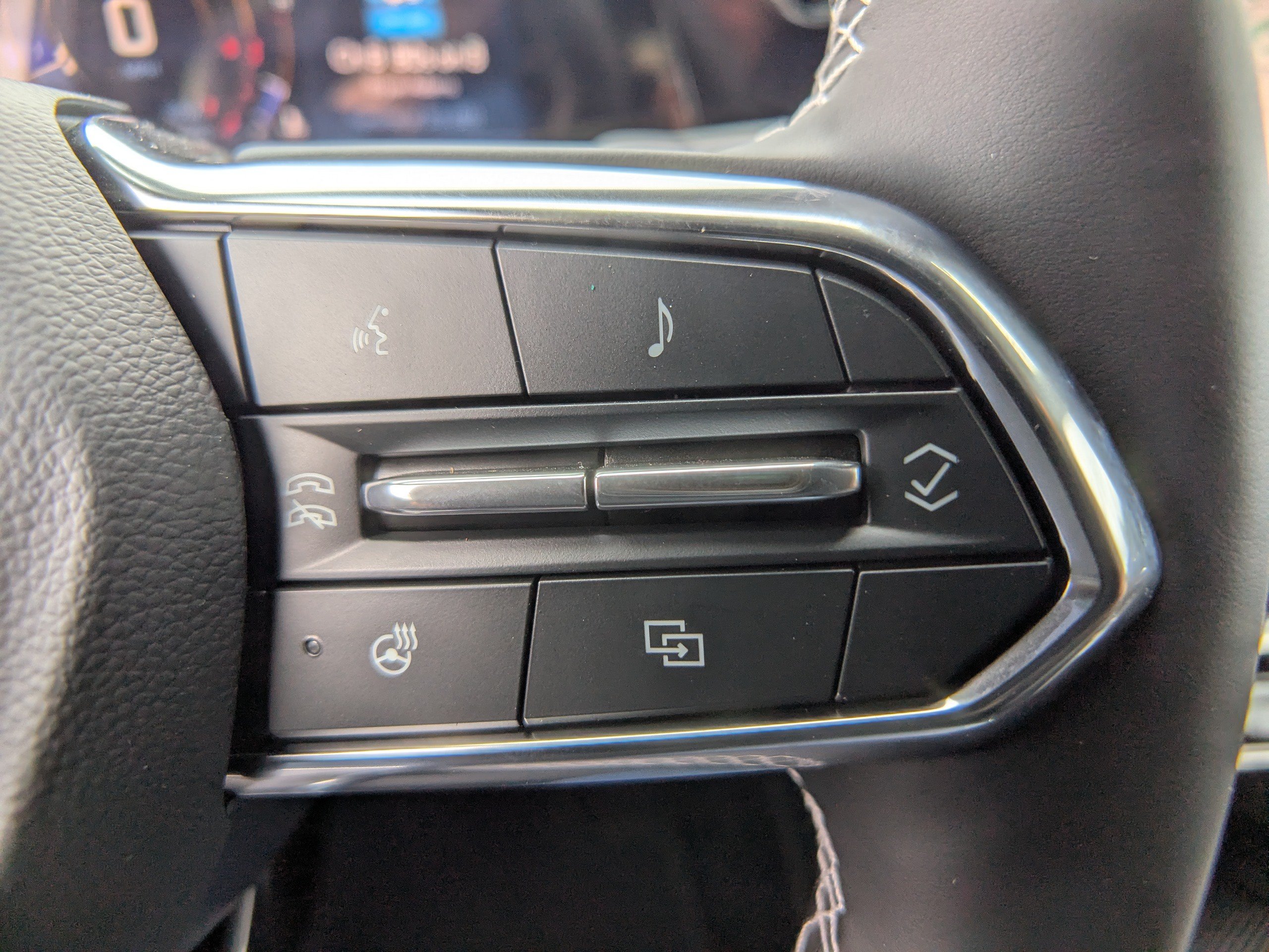 New 2027 Chevrolet Traverse LT FWD image 25