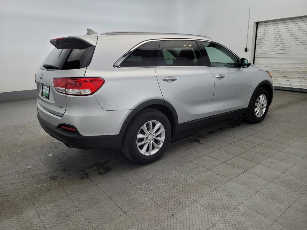 Used 2016 Kia Sorento LX image 10