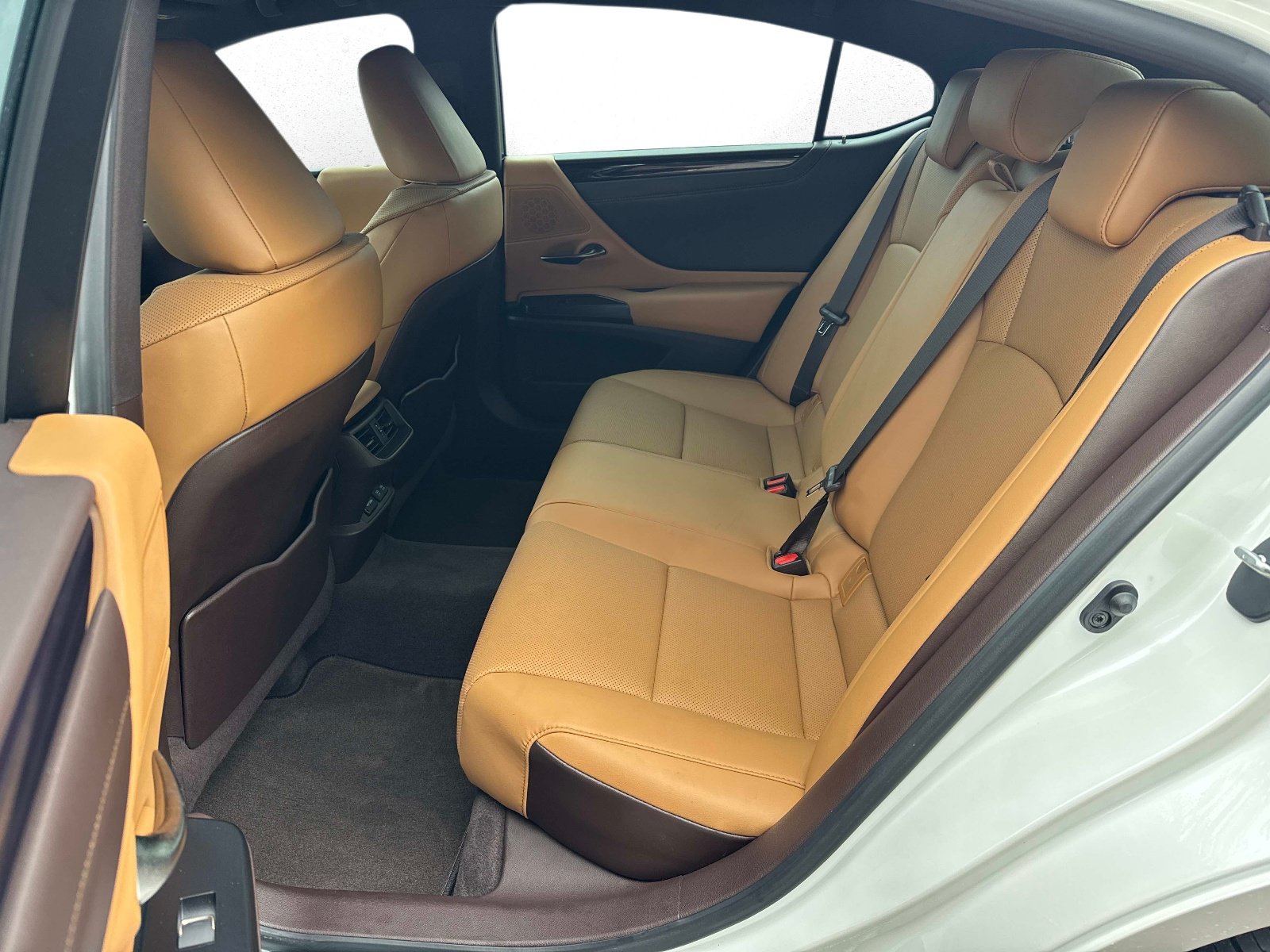 Used 2021 Lexus ES 350 w/ Premium Package FWD image 12