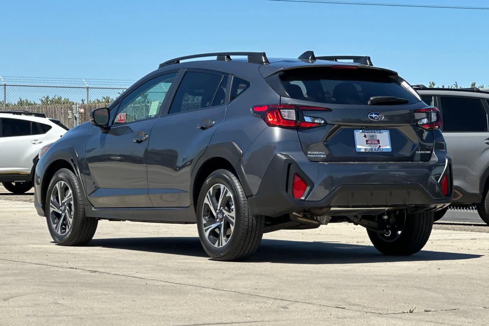 Used 2025 Subaru Crosstrek 2.0i Premium w/ Crosstrek Mirror Package AWD/4WD image 5