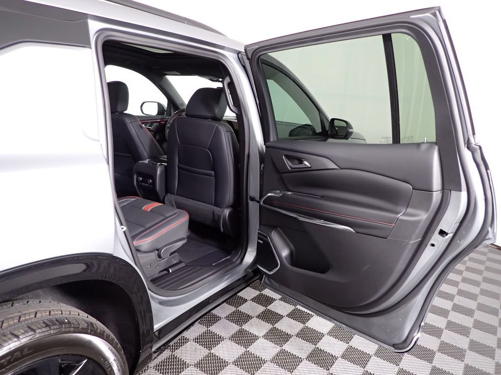 New 2027 Chevrolet Traverse RS w/ LPO, Floor Liner Package AWD/4WD image 37