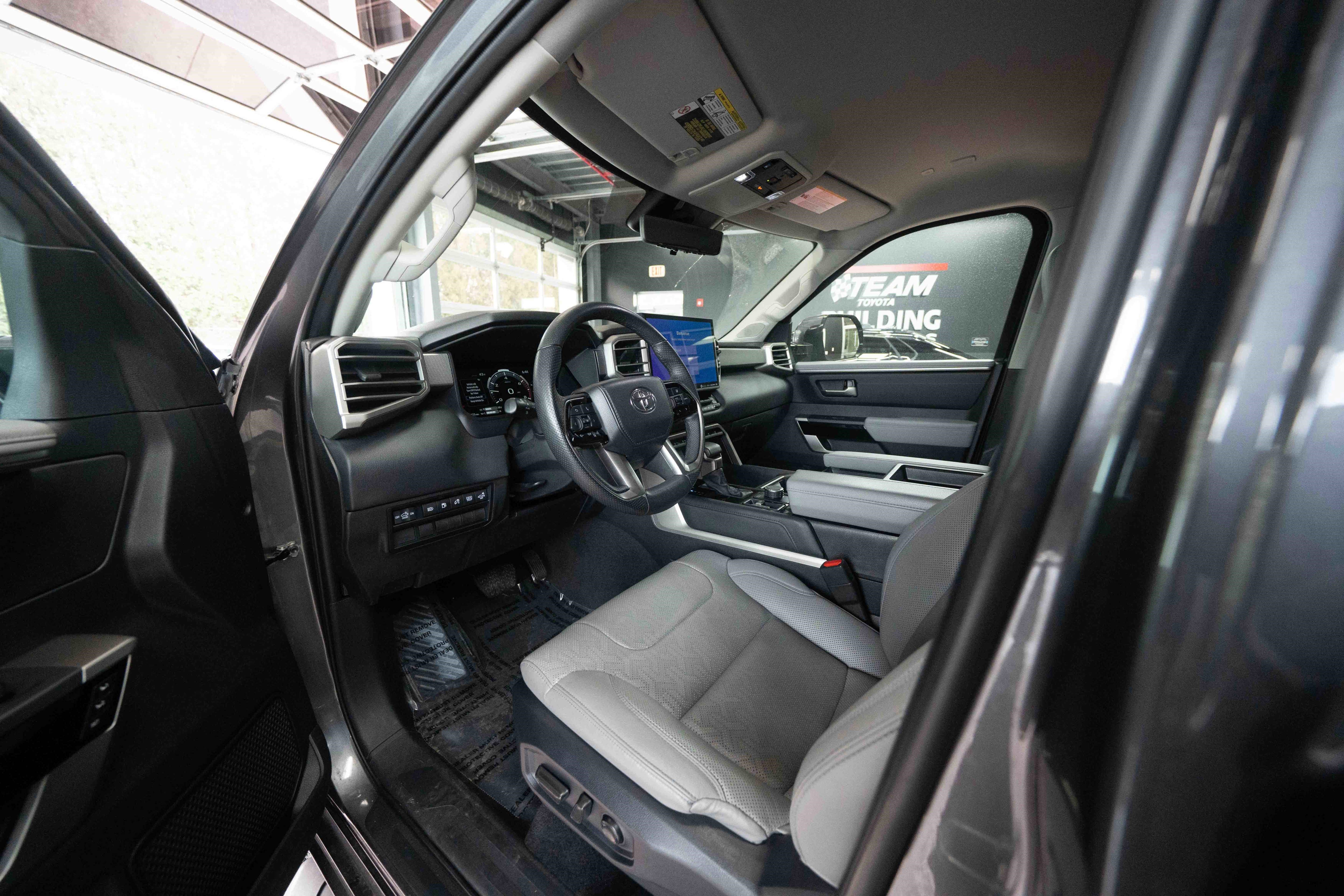 Used 2023 Toyota Tundra Limited image 8