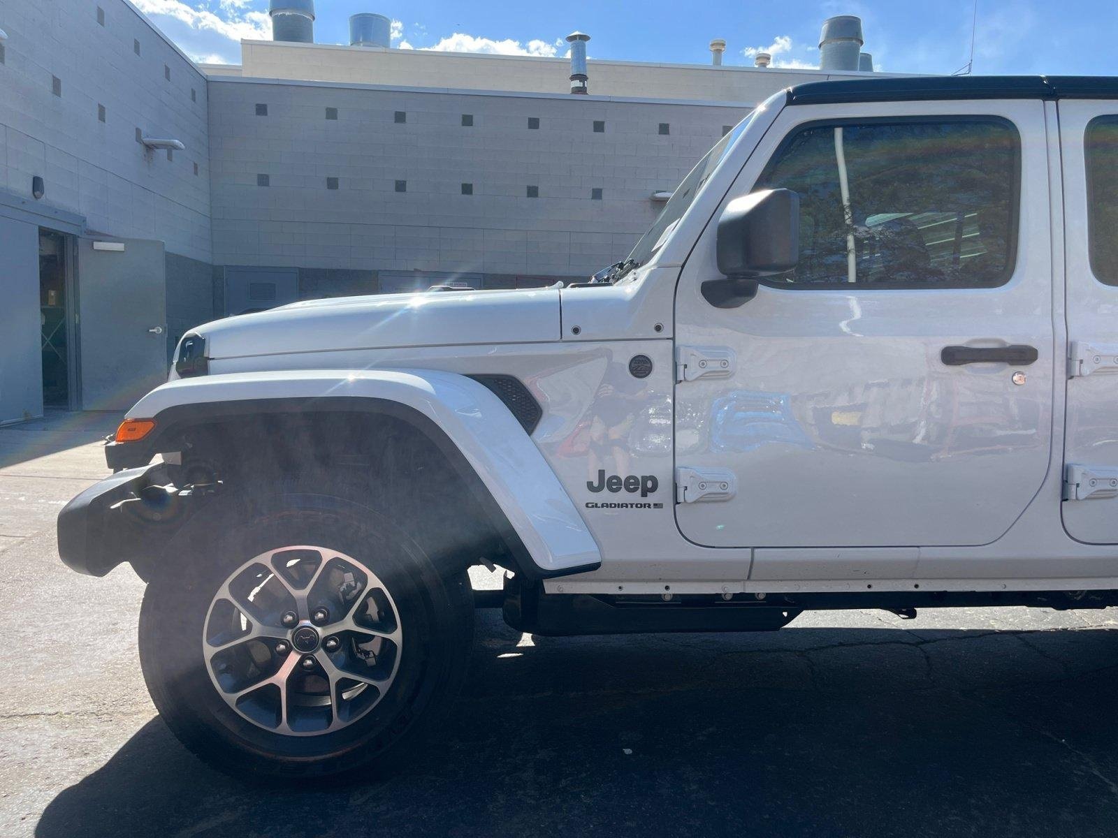 New 2026 Jeep Gladiator Sport AWD/4WD image 9