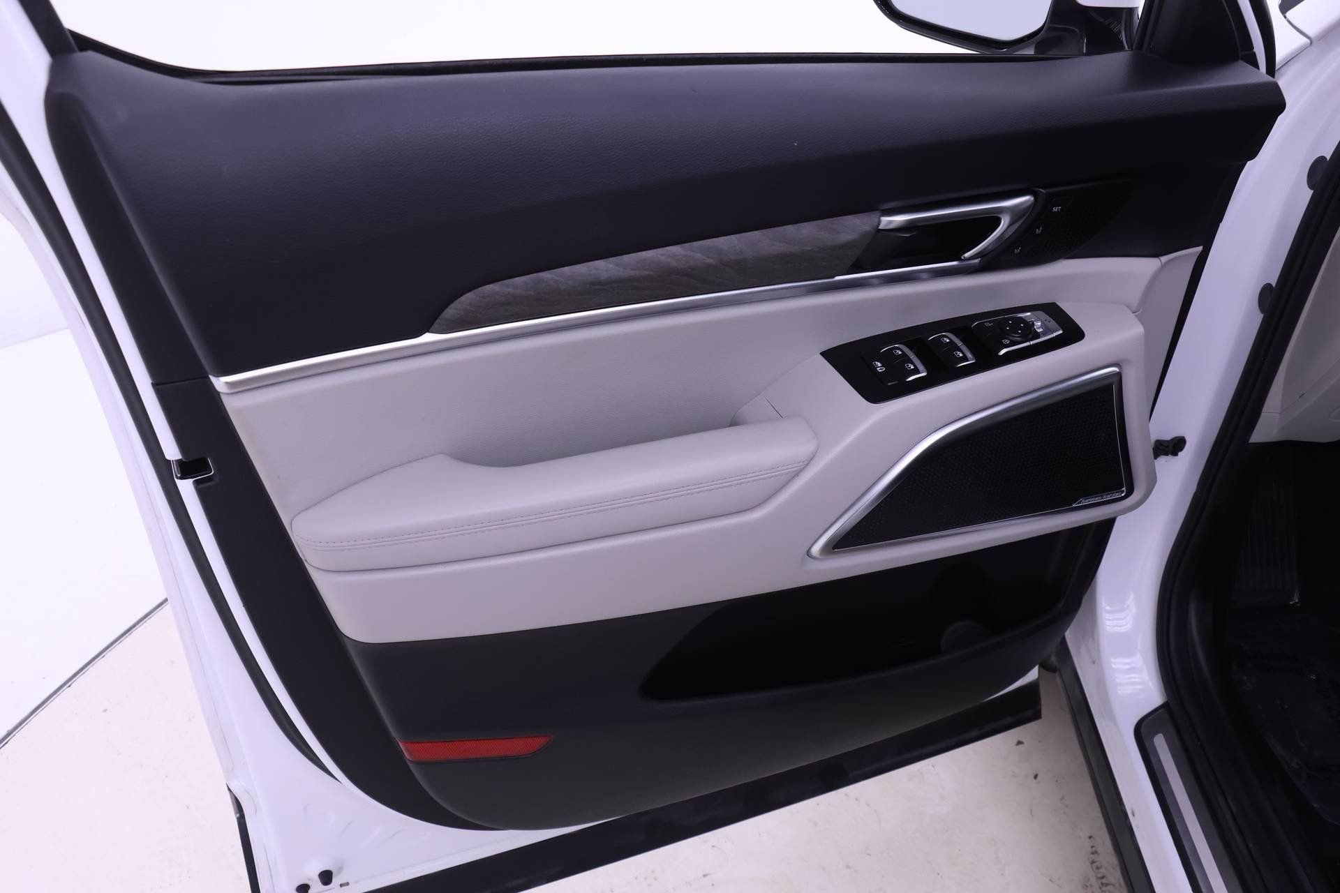 Used 2022 Kia Telluride SX w/ SX Prestige Package image 9