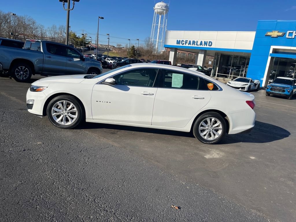 Used 2020 Chevrolet Malibu LT image 2