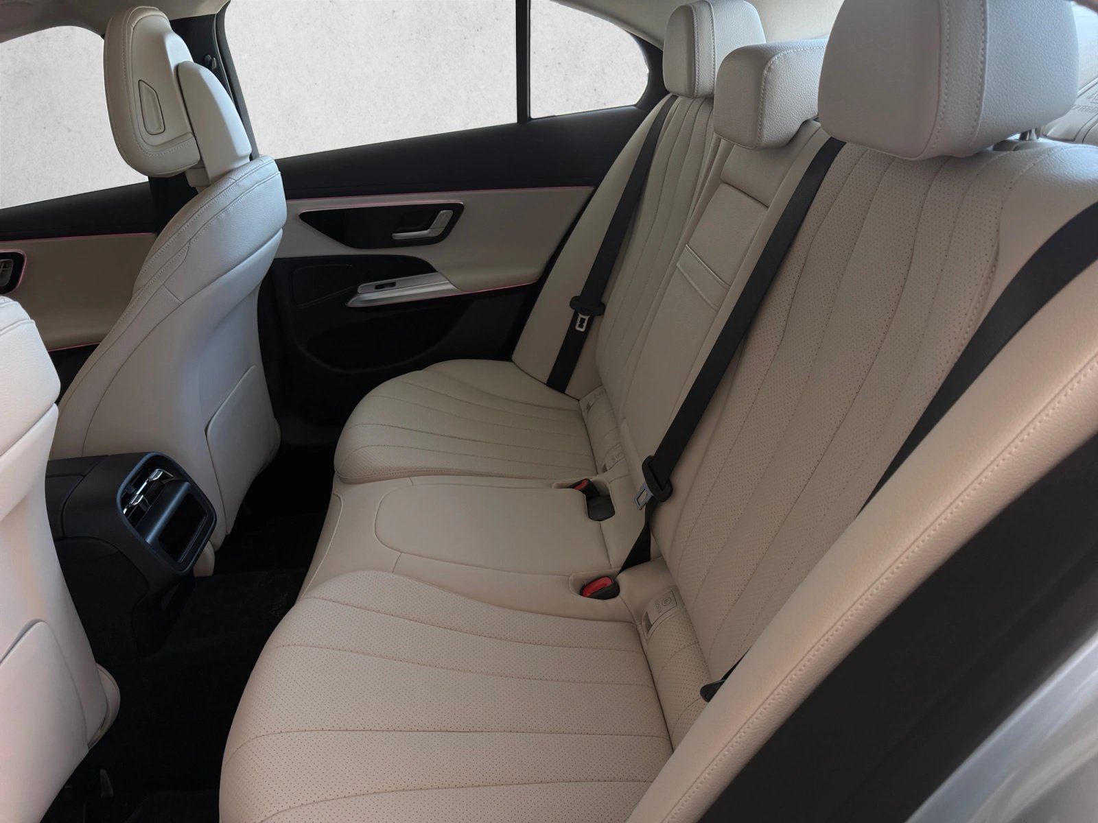 New 2026 Mercedes-Benz E 350 4MATIC Sedan image 17