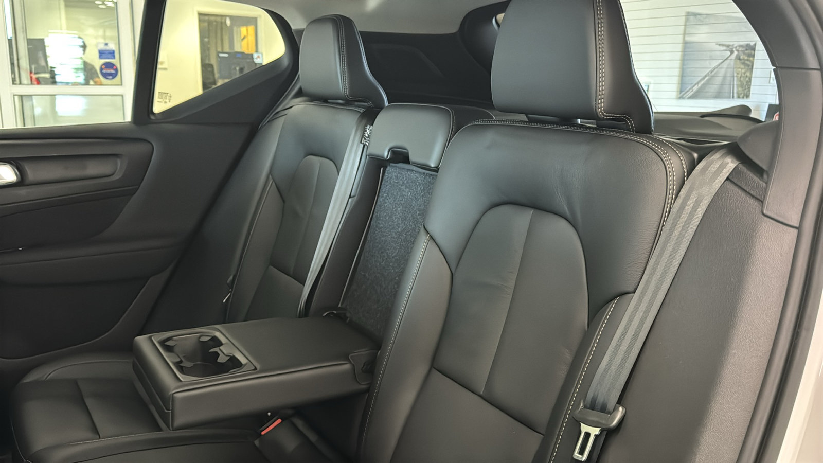 Used 2023 Volvo XC40 B5 Ultimate w/ Protection Package Premier AWD/4WD image 26
