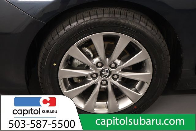 Used 2017 Toyota Camry XLE w/ Moonroof Package FWD image 9