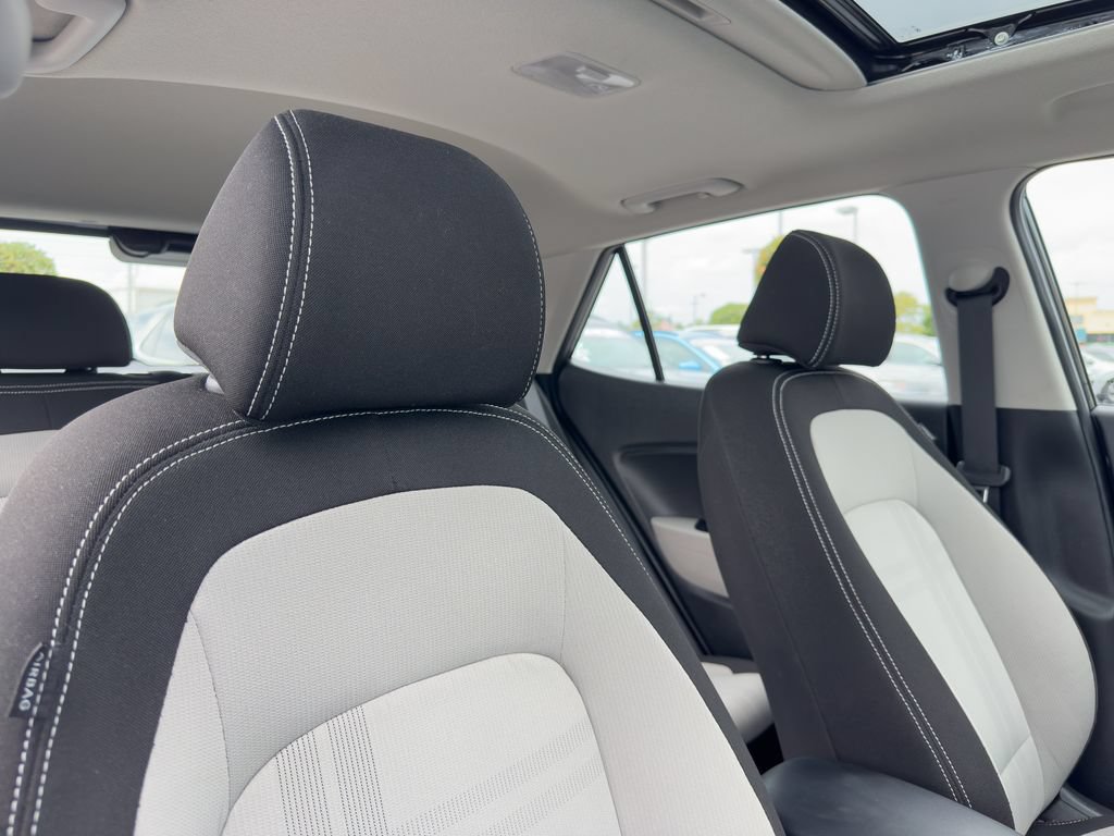 Used 2020 Hyundai Venue SEL w/ Convenience + Premium Package FWD image 14