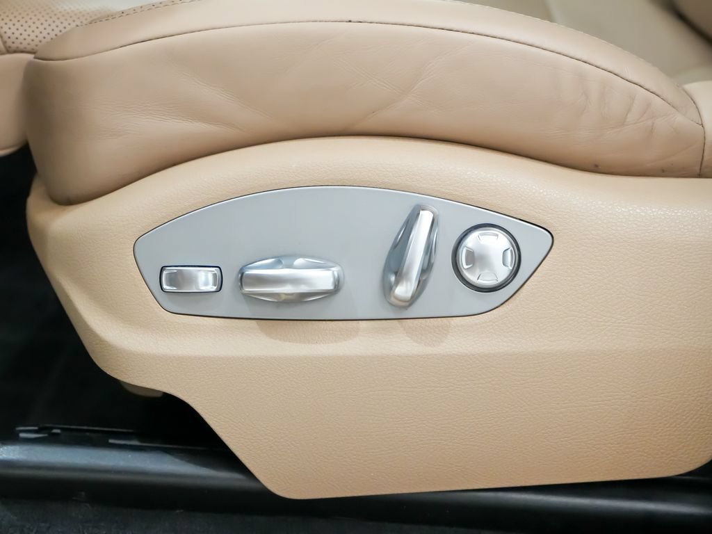 Certified 2023 Porsche Macan AWD/4WD image 23