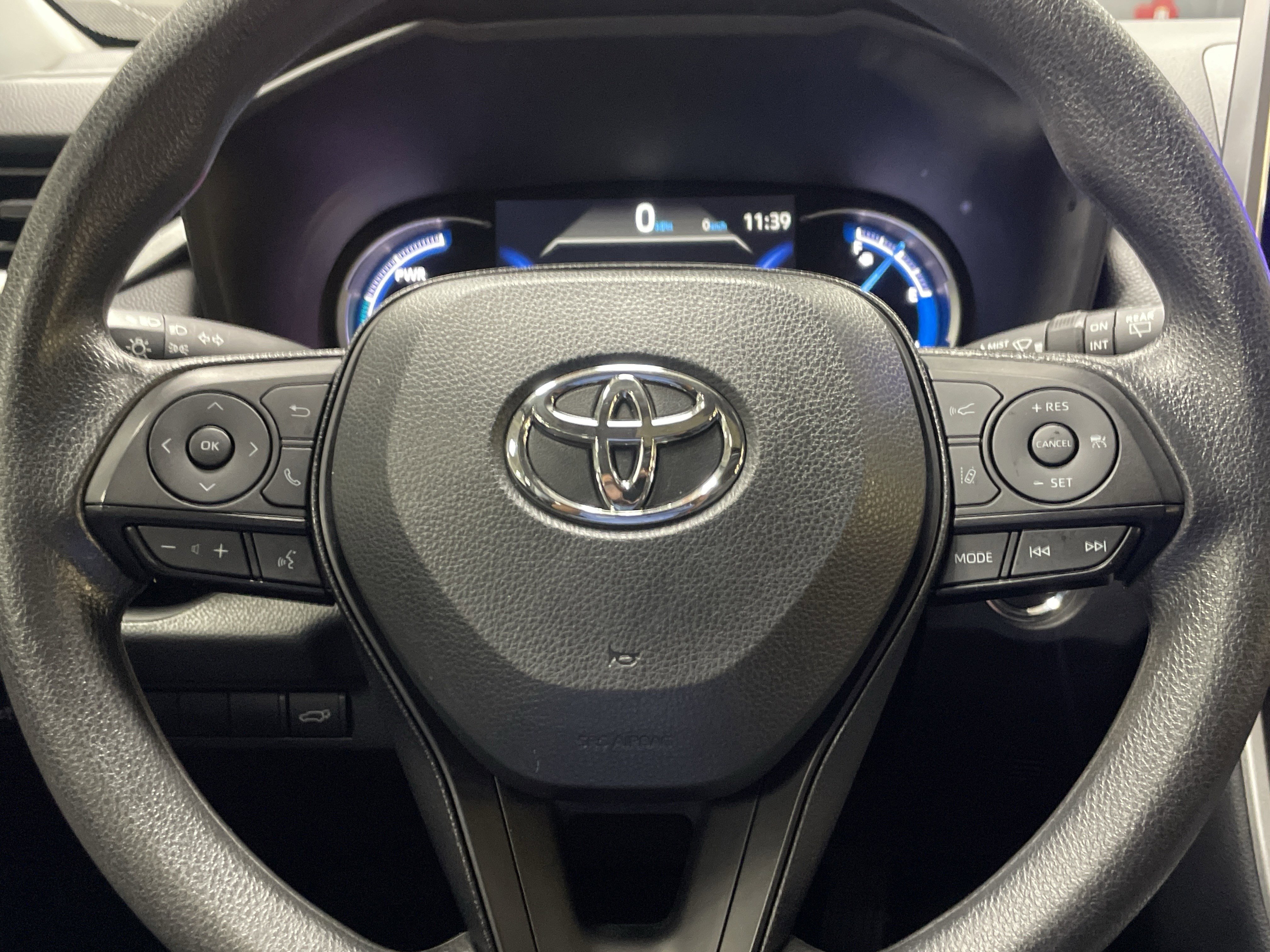 Used 2025 Toyota RAV4 XLE w/ Convenience Package AWD/4WD image 18