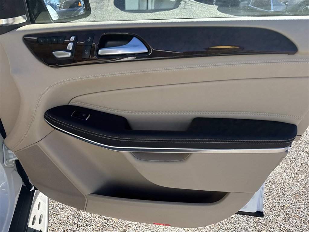 Used 2018 Mercedes-Benz GLS 550 4MATIC w/ Driver Assistance Package image 15