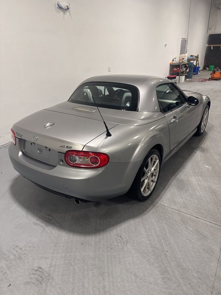 Used 2011 MAZDA MX-5 Miata Grand Touring w/ Premium Pkg image 5