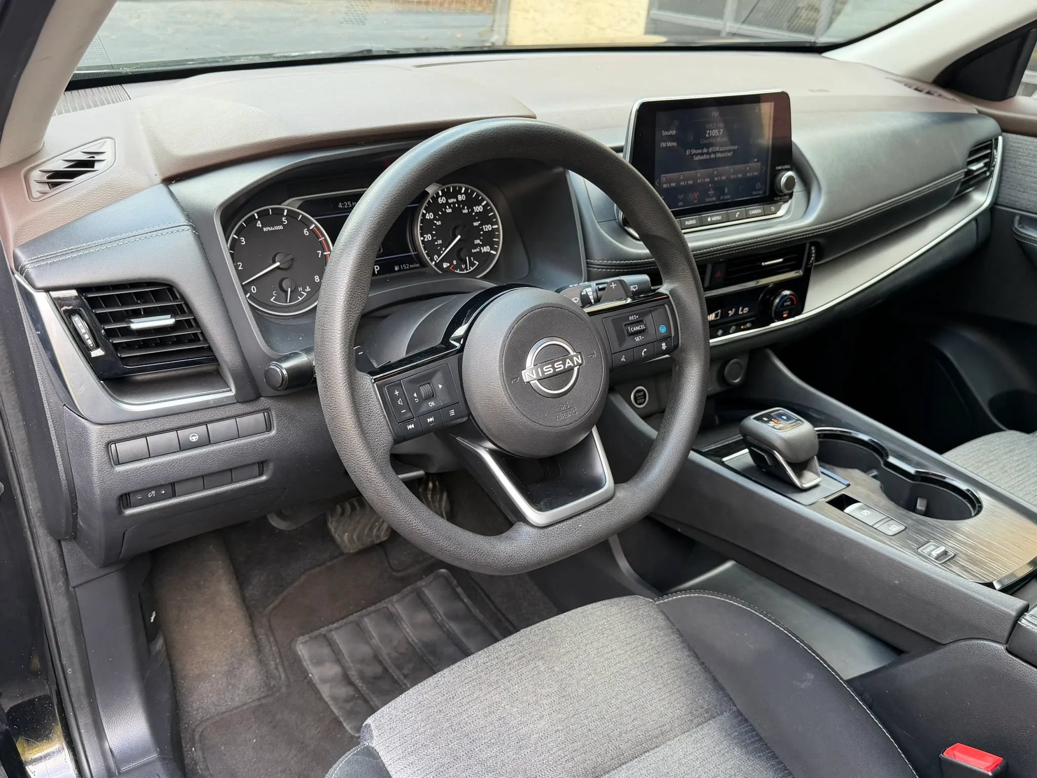 Used 2022 Nissan Rogue SV FWD image 22